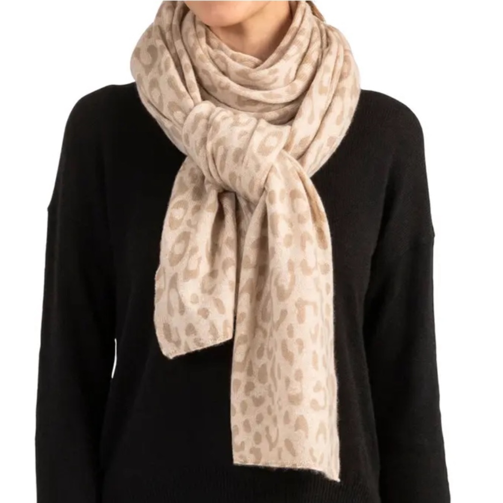 AMICALE 100% Cashmere NEW Leopard Animal Print Scarf Wrap NEW Oatmeal - Picture 3 of 11
